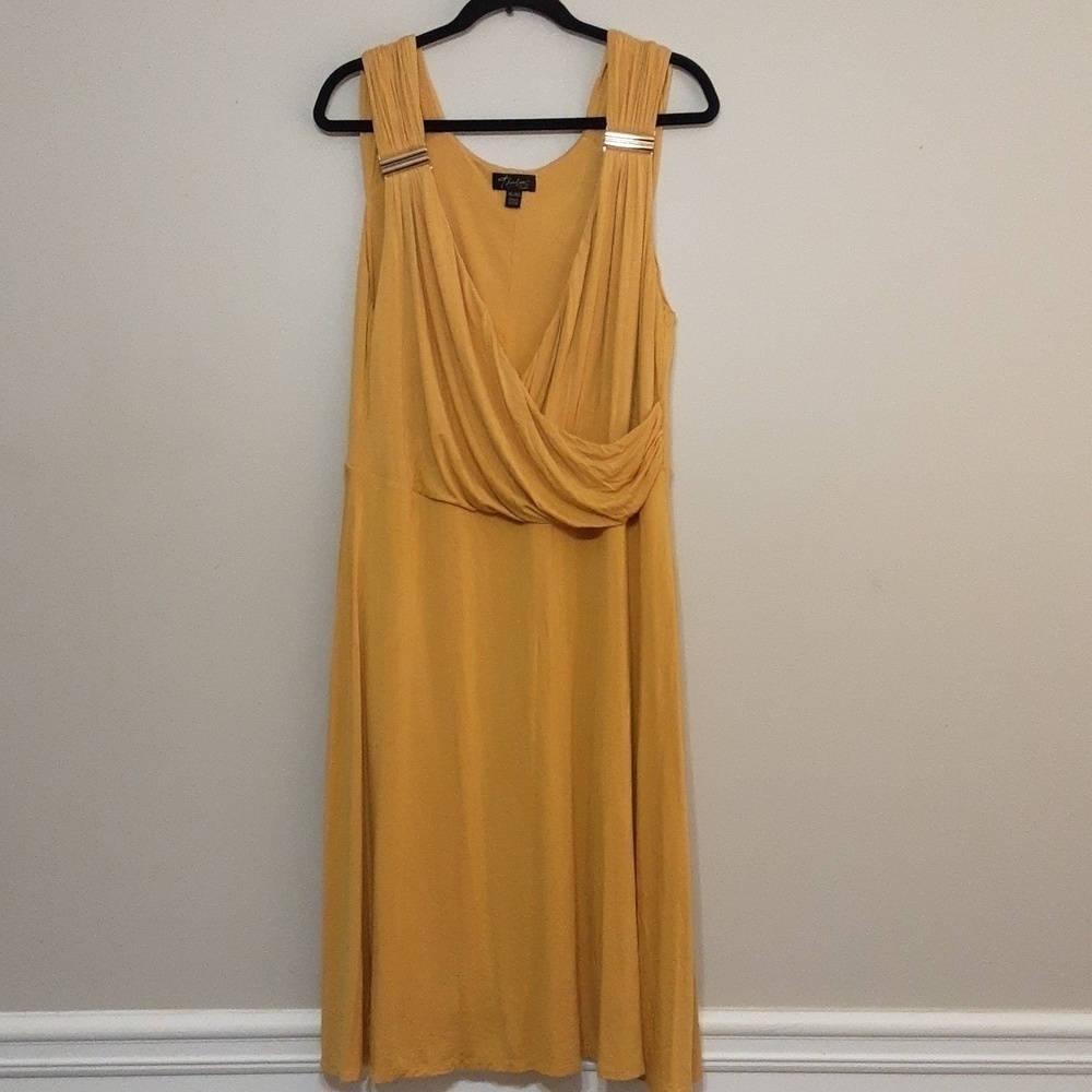 Thalia sodi women mini dress XL pull on sleeveless fit and Flare soft yellow